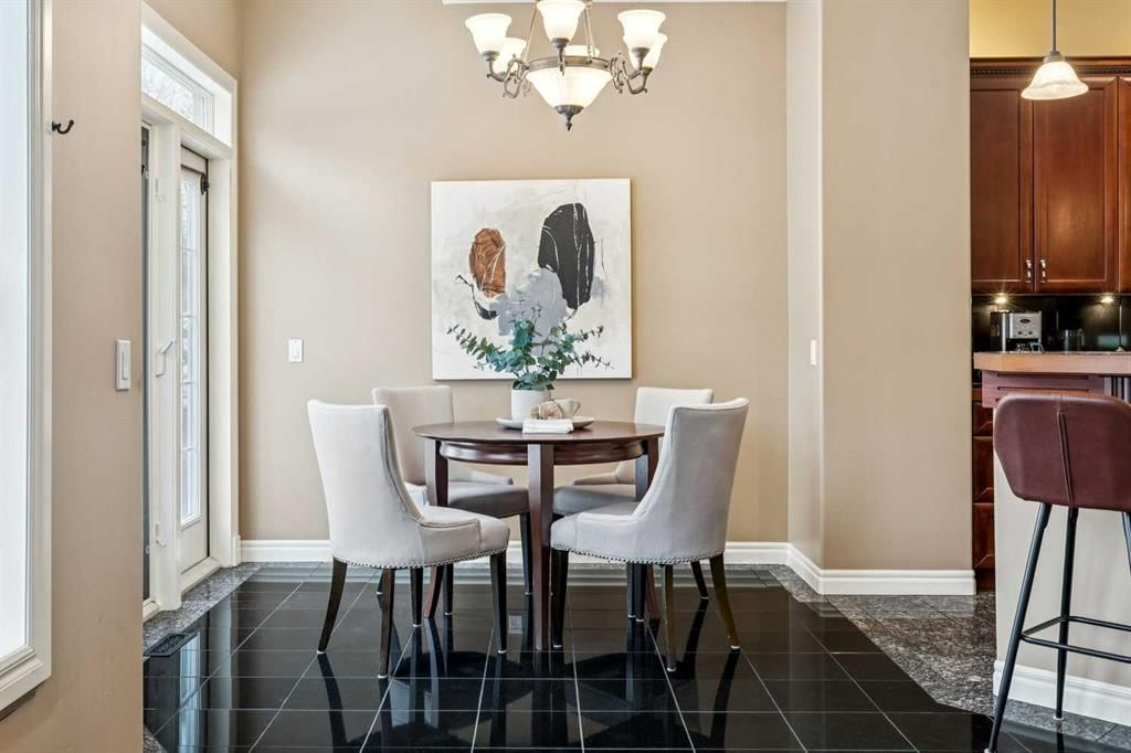 54 Discovery Ridge Gardens SW, Calgary — photo 5 of 37