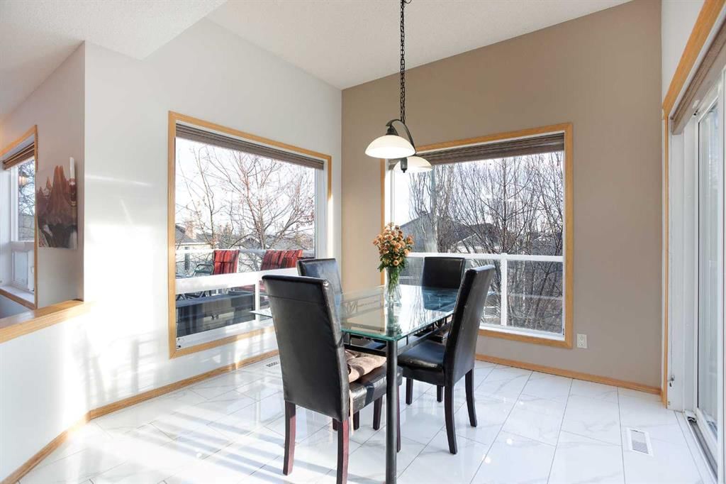 26 Cresthaven View SW, Calgary — photo 3 of 48