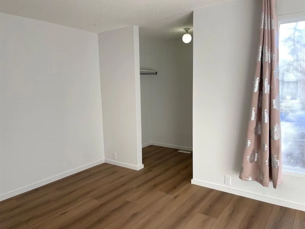 23, 2319 56 Street NE, Calgary — photo 3 of 26