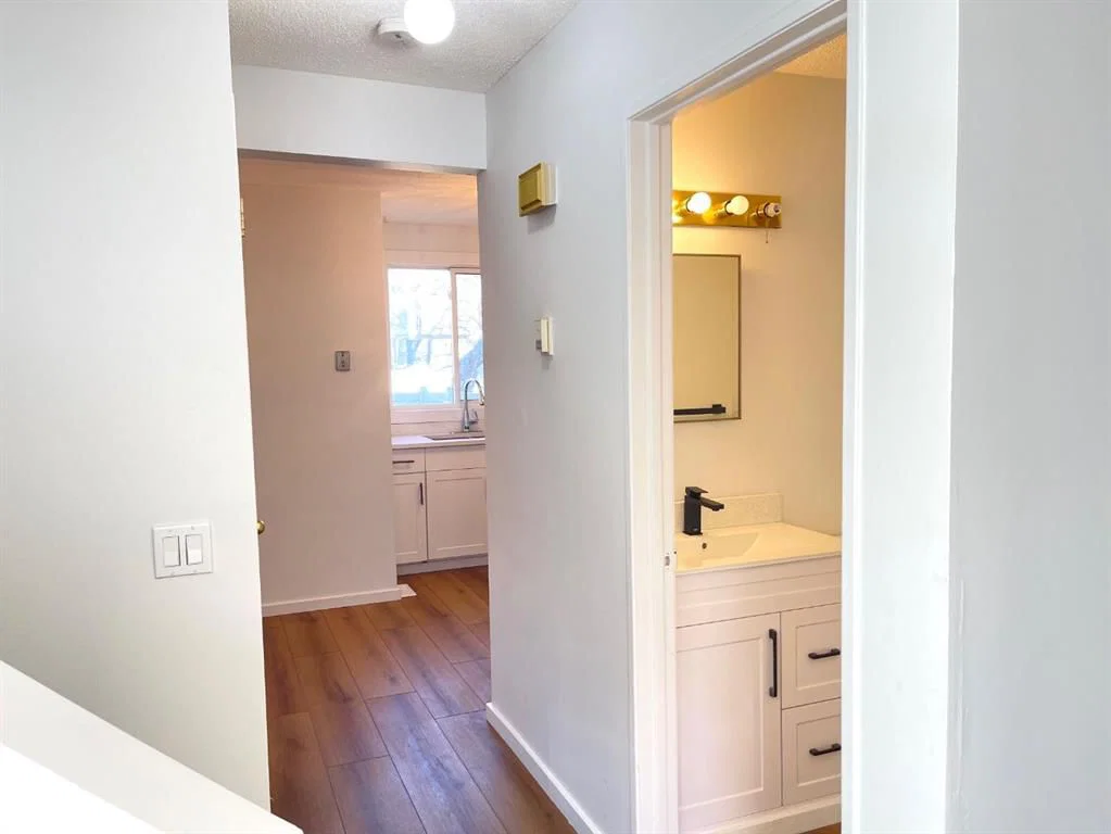 23, 2319 56 Street NE, Calgary — photo 5 of 26