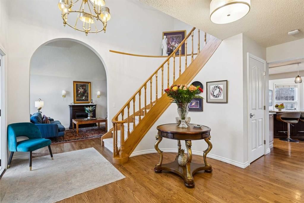 206 Signal Hill Point SW, Calgary — photo 2 of 43