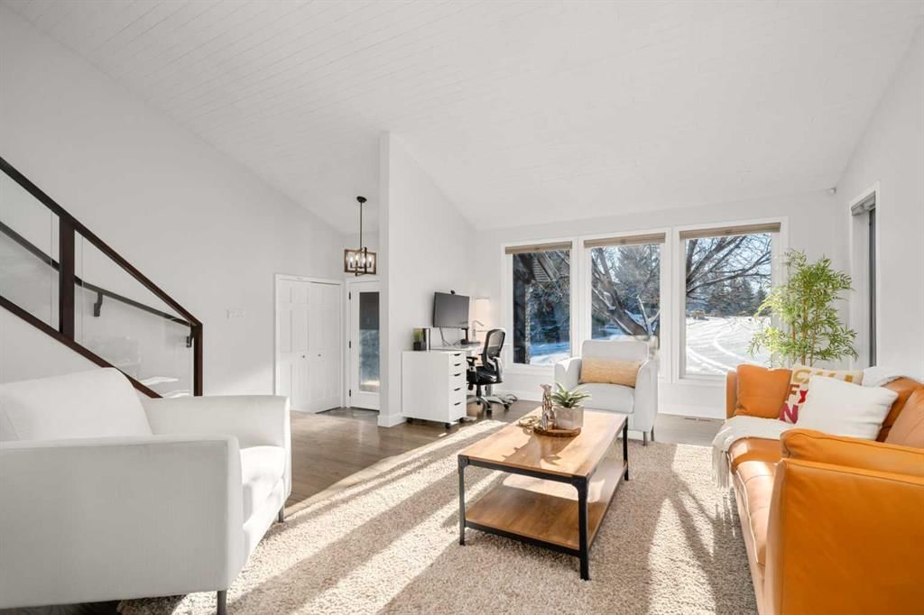 44 Edcath Rise NW, Calgary — photo 3 of 47
