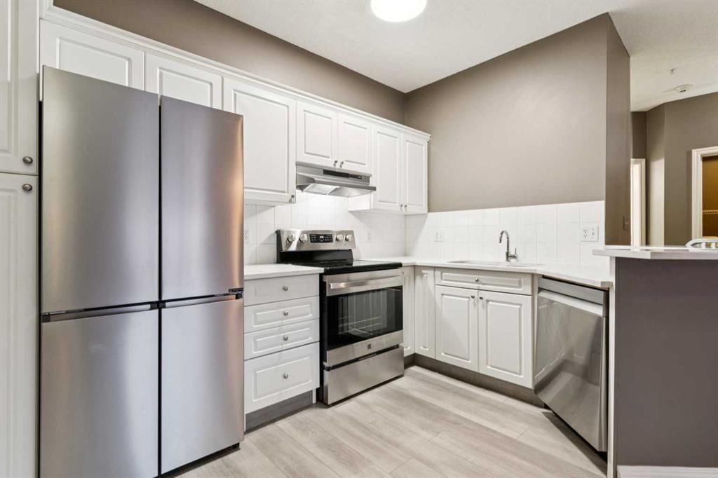 205, 777 3 Avenue SW, Calgary — photo 3 of 19
