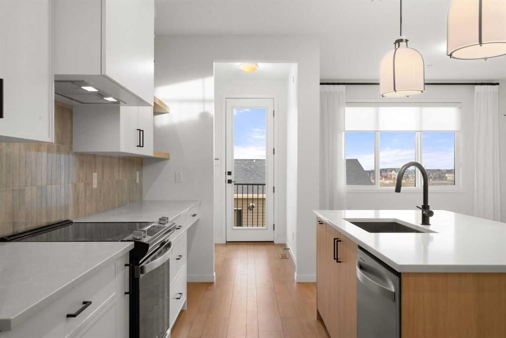 76 Lucas Common NW, Calgary — photo 5 of 50