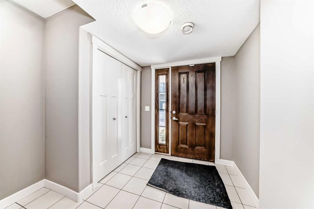 704 Evanston Manor NW, Calgary — photo 4 of 40