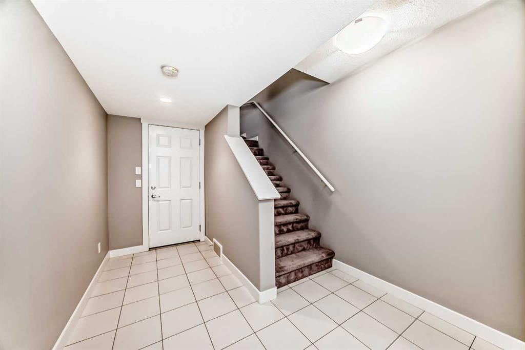 704 Evanston Manor NW, Calgary — photo 5 of 40