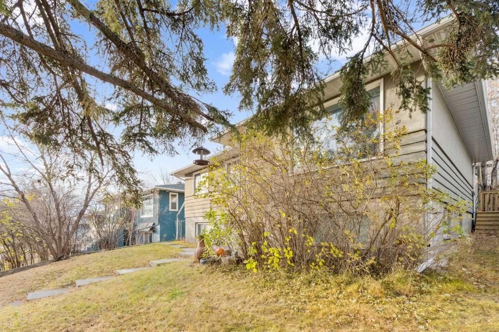844 Bridge Crescent NE, Calgary — photo 3 of 22