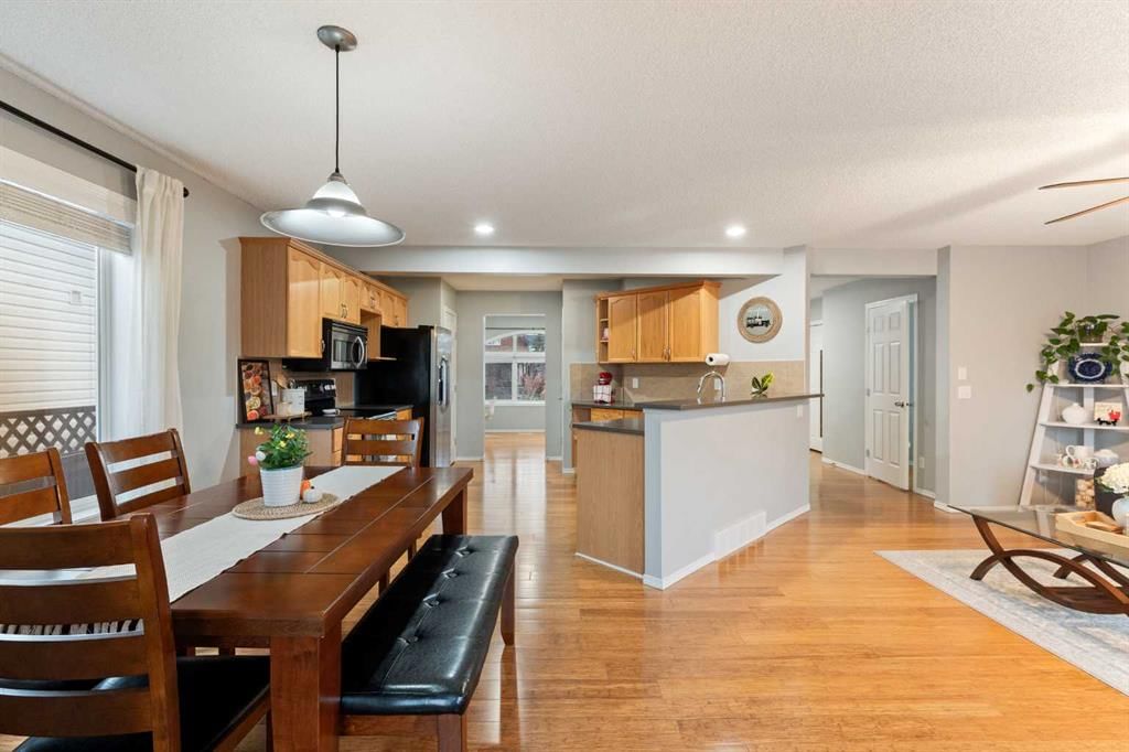 146 Copperstone Grove SE, Calgary — photo 5 of 48