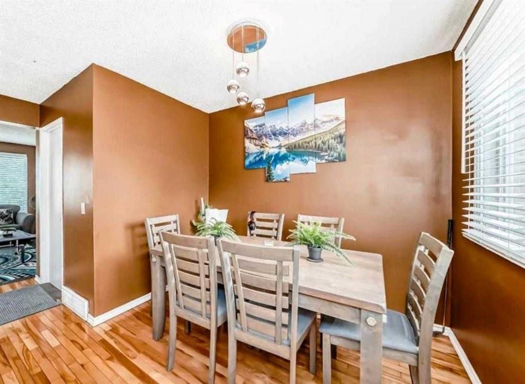 5625 TEMPLEHILL Road NE, Calgary — photo 3 of 48