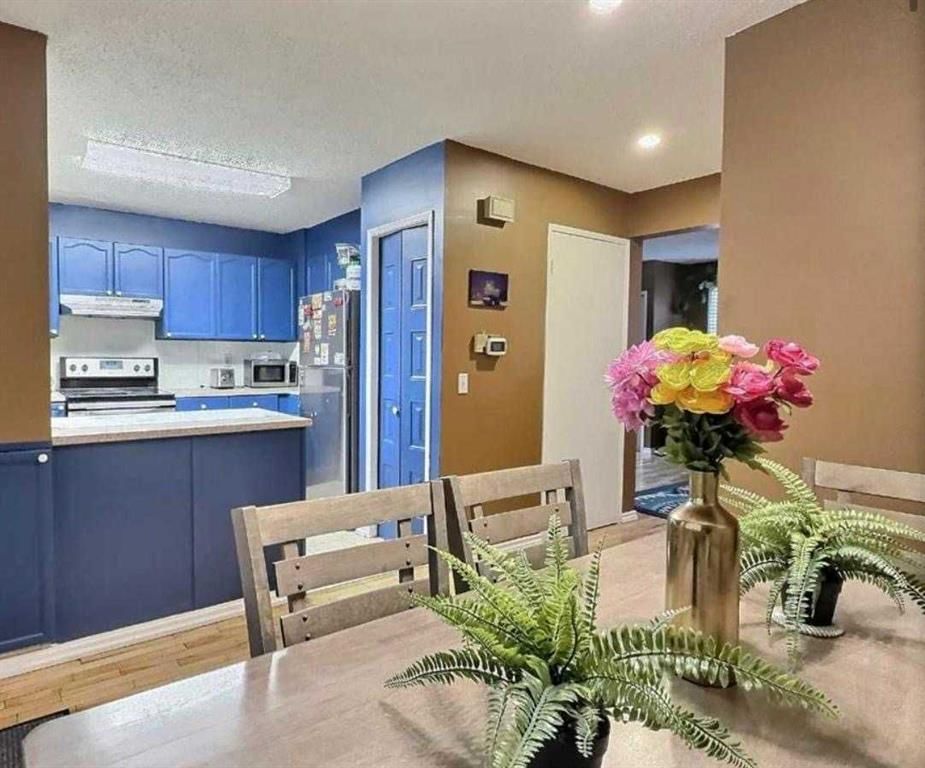 5625 TEMPLEHILL Road NE, Calgary — photo 5 of 48