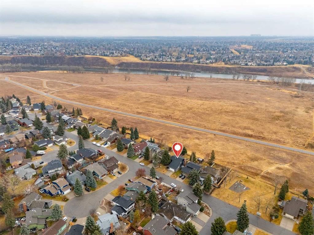2427 Deer Side Drive, Calgary — photo 3 of 50