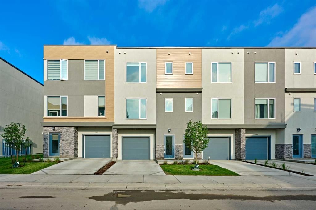 444 Shawnee Square SW, Calgary — photo 2 of 41