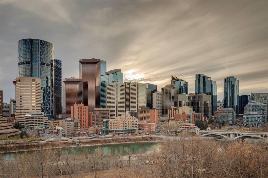 2D, 215 2 Street NE, Calgary — photo 5 of 49