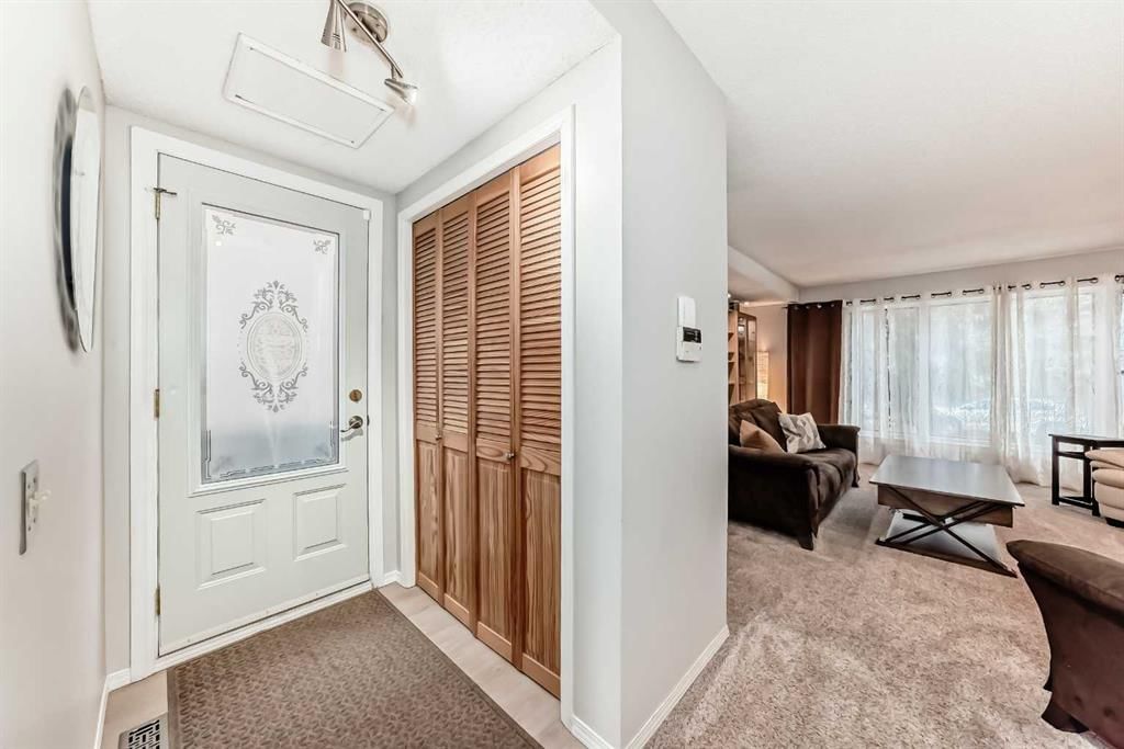 1515 22 Avenue NW, Calgary — photo 4 of 50