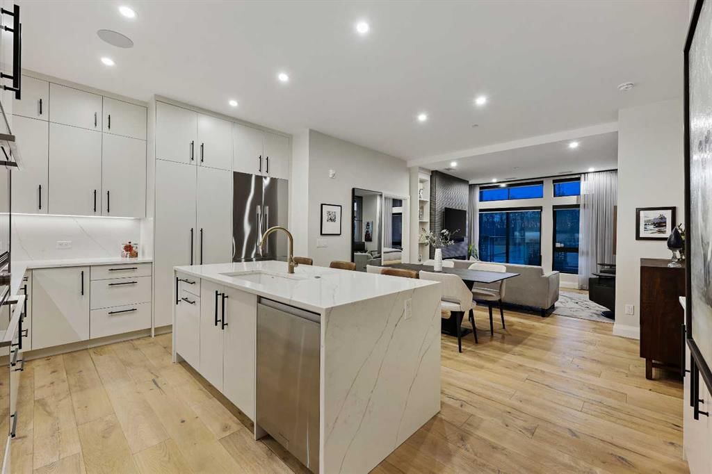 105, 835 78 Street SW, Calgary — main listing photo
