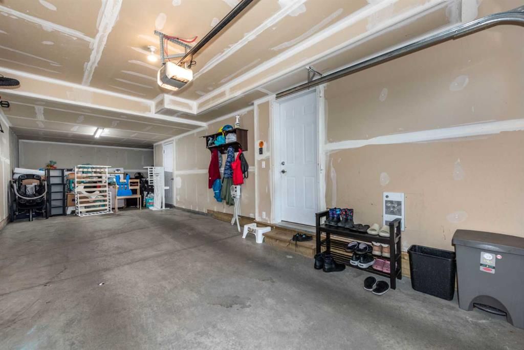 408 Nolanfield Villas NW, Calgary — photo 5 of 32