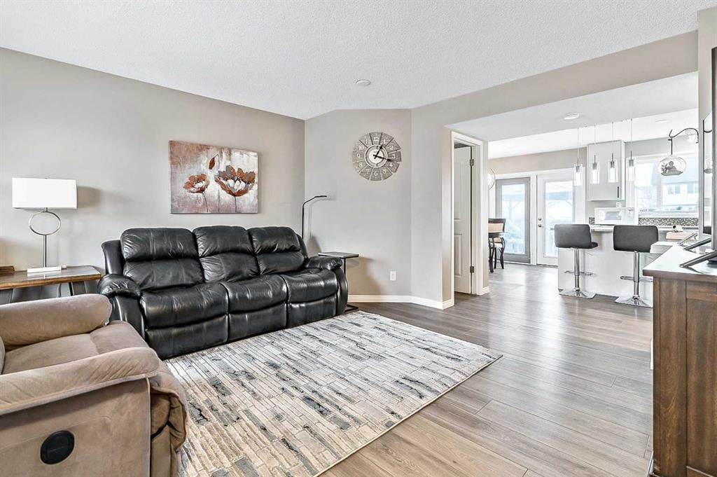 307 Elgin Place SE, Calgary — photo 4 of 27