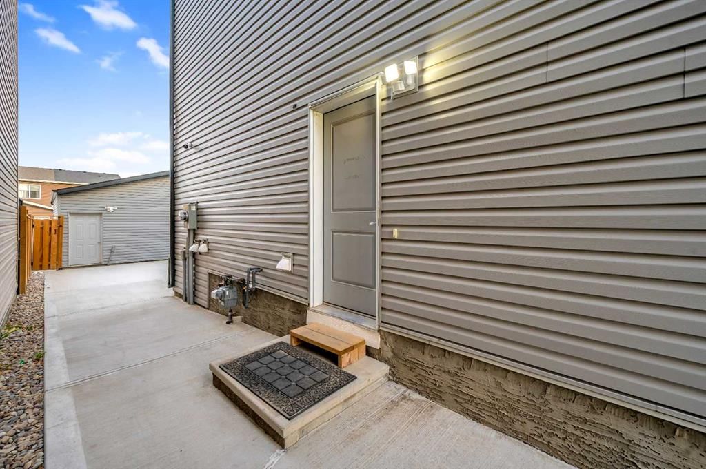 208 Cornergate Row NE, Calgary — photo 3 of 44