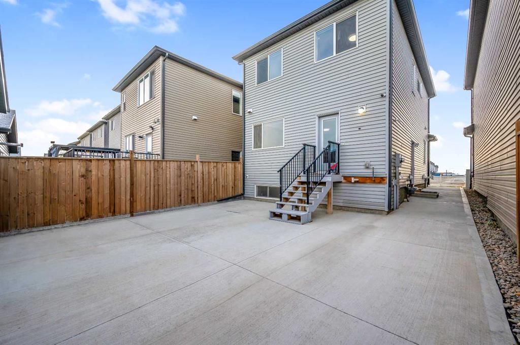 208 Cornergate Row NE, Calgary — photo 5 of 44