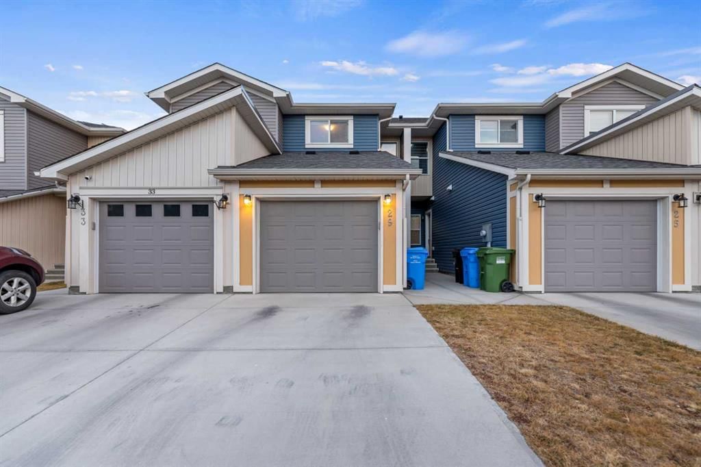 29 Saddlestone Link NE, Calgary — main listing photo