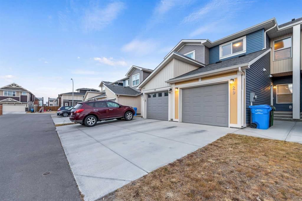 29 Saddlestone Link NE, Calgary — photo 2 of 27