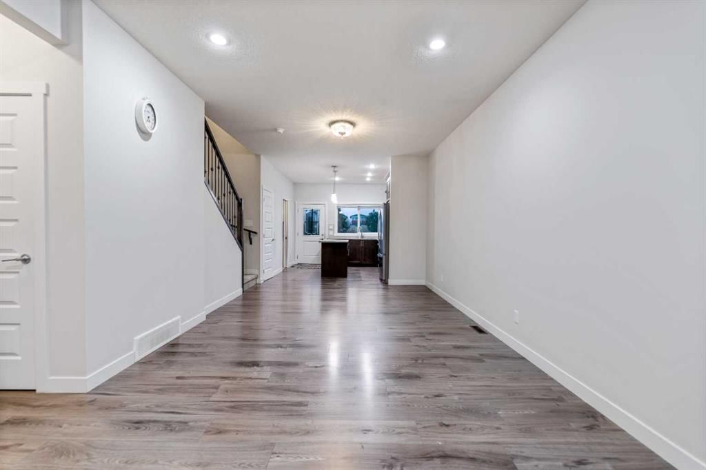 29 Saddlestone Link NE, Calgary — photo 4 of 27