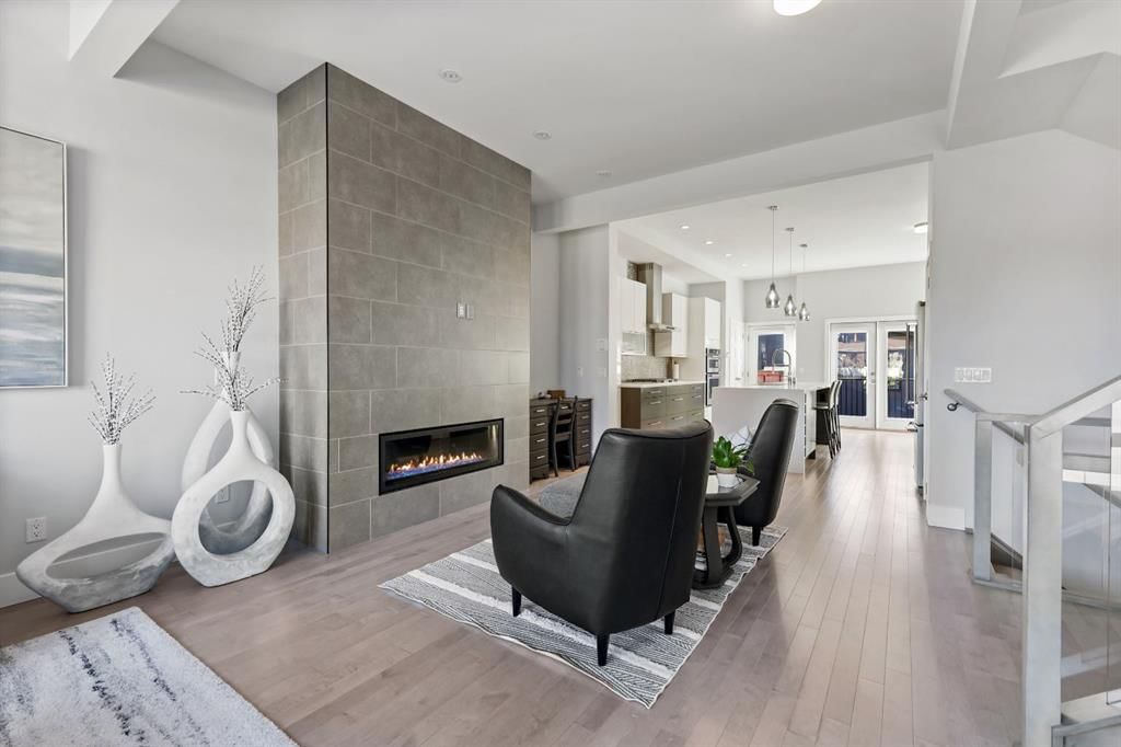2419 22 Street NW, Calgary — photo 5 of 49