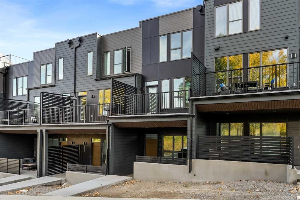 2515 Sovereign Crescent SW, Calgary — photo 2 of 30