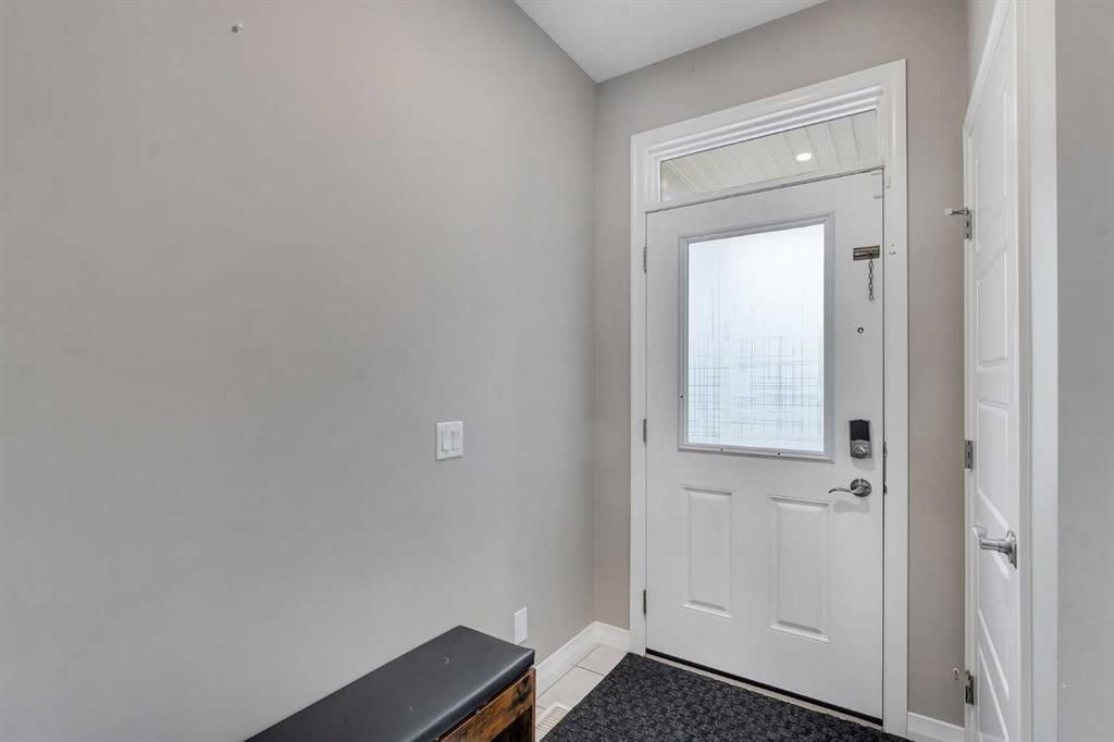 26 CORNER MEADOWS Common NE, Calgary — photo 4 of 45