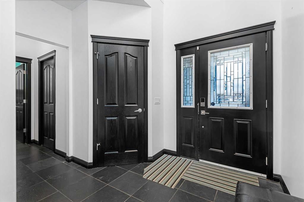 31 Royal Oak Circle NW, Calgary — photo 2 of 50
