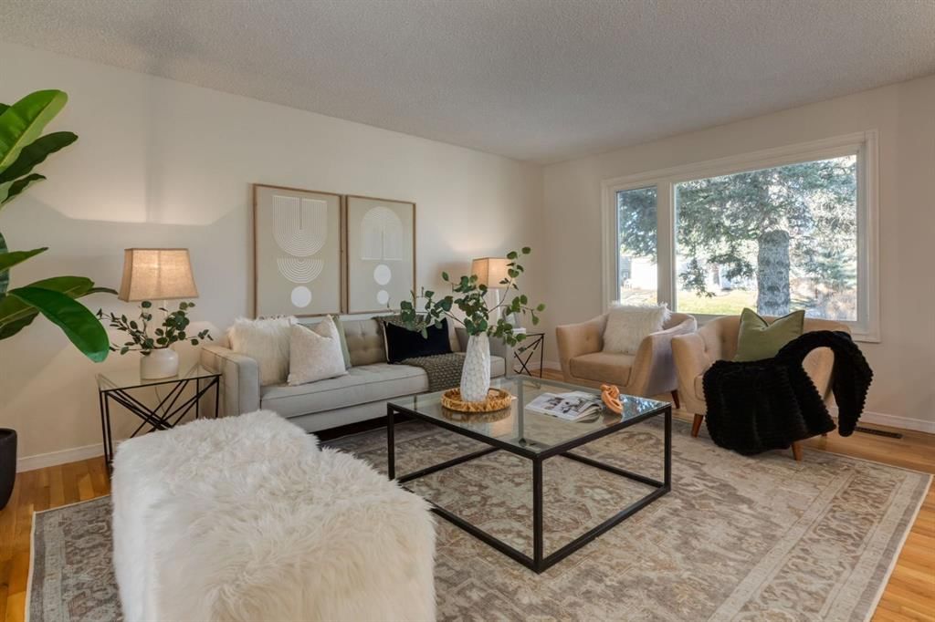 743 Sabrina Road SW, Calgary — photo 4 of 34