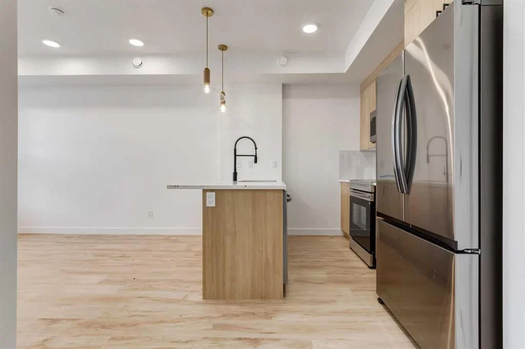 582 Seton Circle SE, Calgary — photo 3 of 16