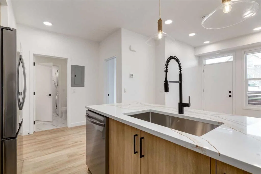 582 Seton Circle SE, Calgary — photo 5 of 16