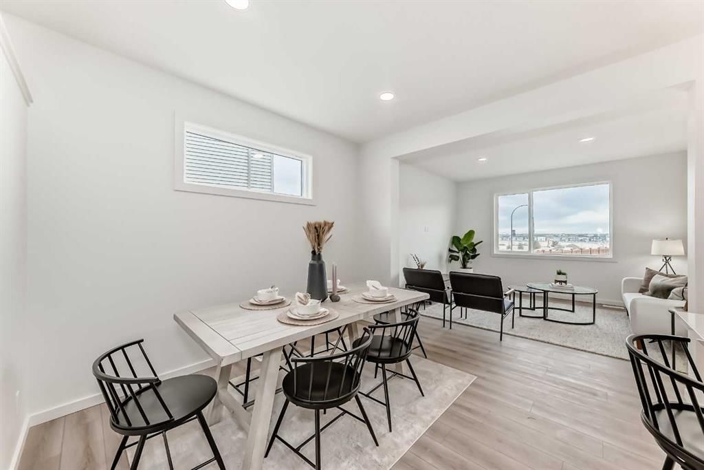 12 Starling Place NW, Calgary — photo 5 of 42