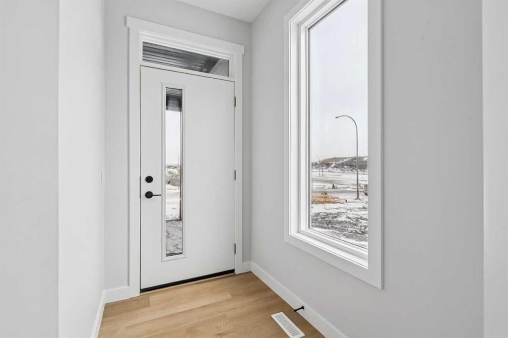 117 Heartwood Lane SE, Calgary — photo 3 of 49