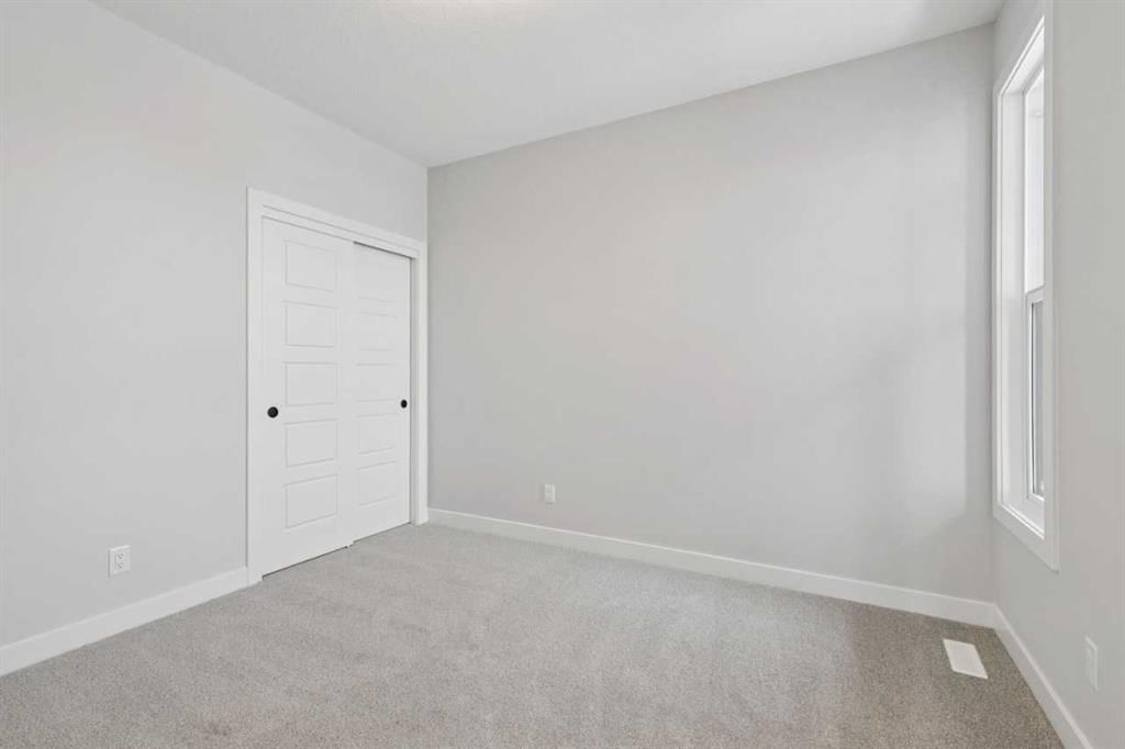 117 Heartwood Lane SE, Calgary — photo 4 of 49