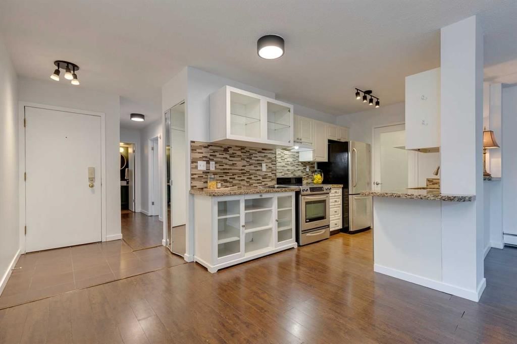 205, 715 15 Avenue SW, Calgary — main listing photo