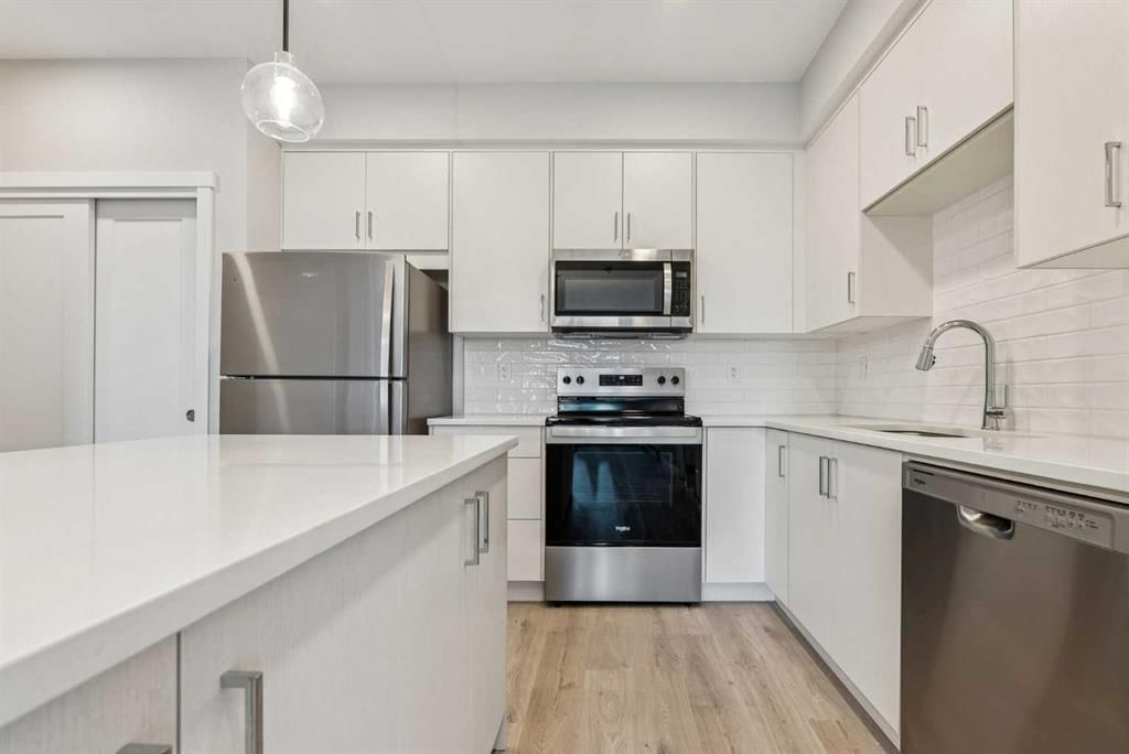 104, 655 Shawnee Square SW, Calgary — photo 4 of 28