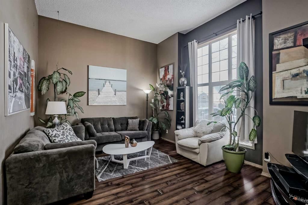 355 Coverdale Court NE, Calgary — photo 2 of 26