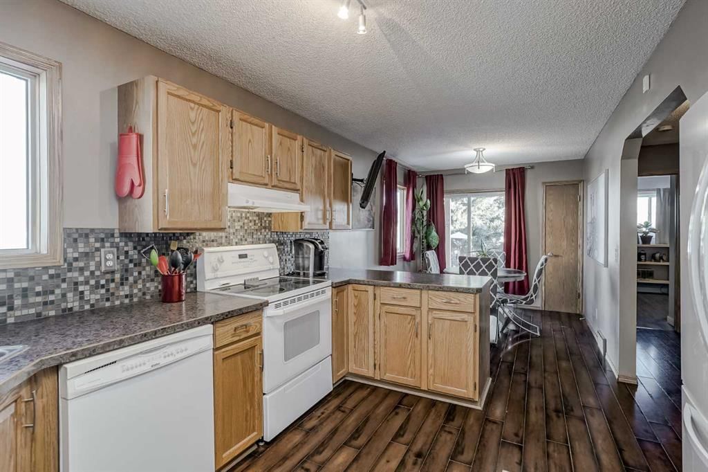 355 Coverdale Court NE, Calgary — photo 4 of 26