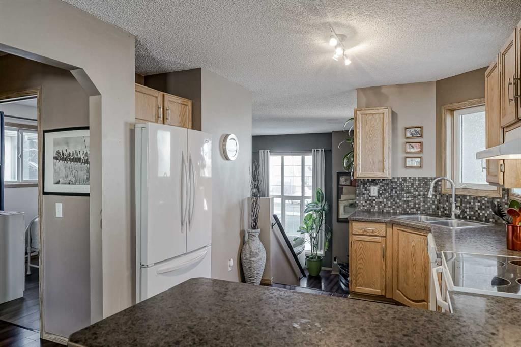 355 Coverdale Court NE, Calgary — photo 5 of 26