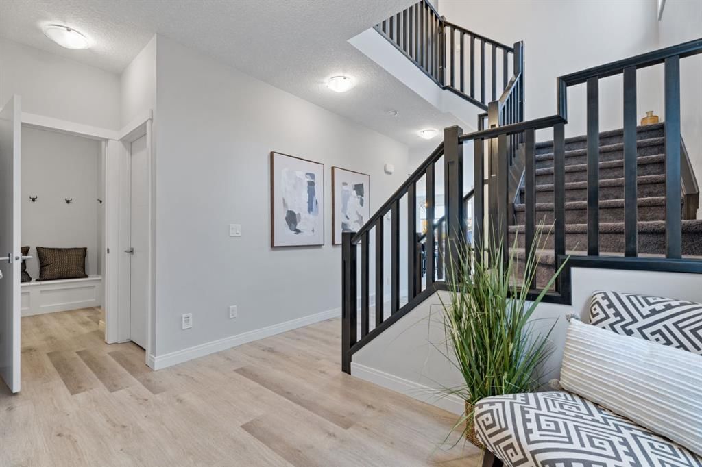 39 Cranbrook Green SE, Calgary — photo 4 of 50