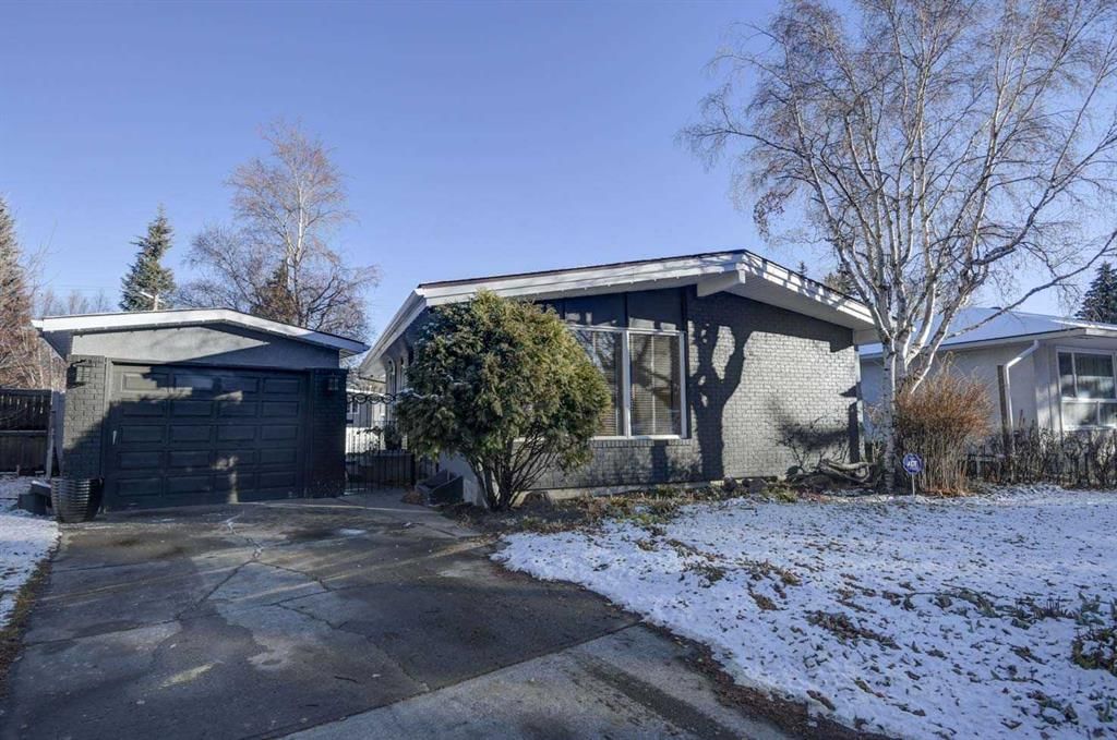 3420 Lane Crescent SW, Calgary — photo 2 of 25