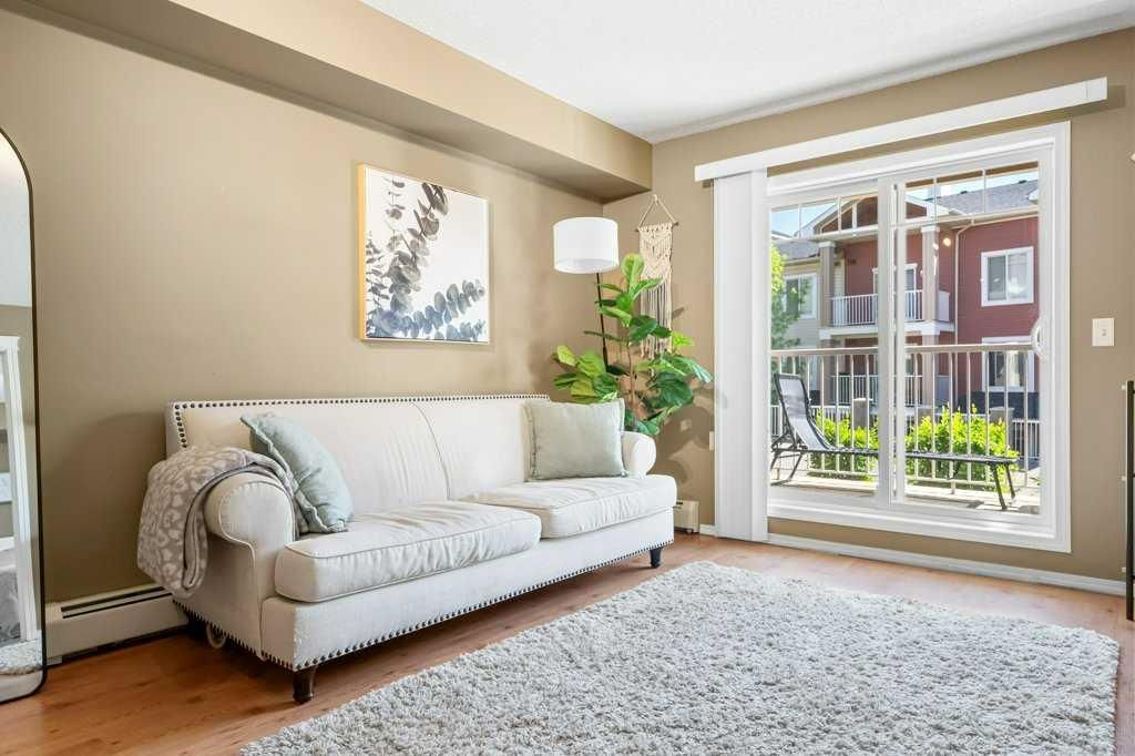 8107, 70 Panamount Drive NW, Calgary — photo 3 of 37