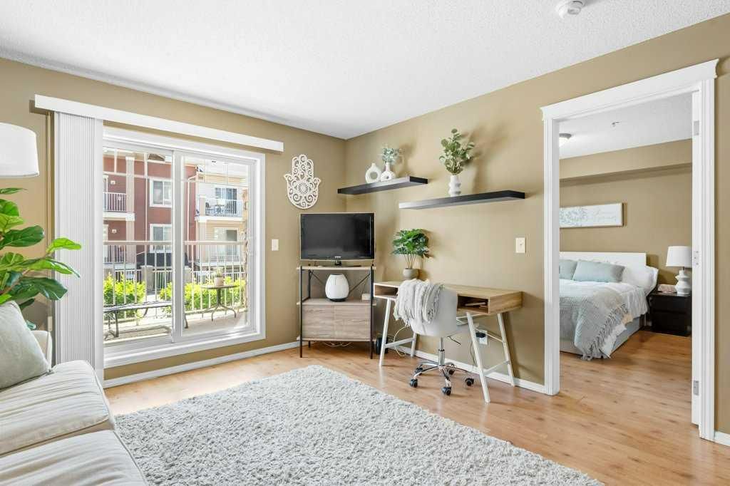 8107, 70 Panamount Drive NW, Calgary — photo 4 of 37