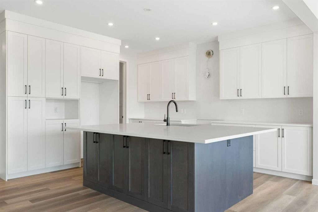 266 West Grove Lane SW, Calgary — photo 4 of 46