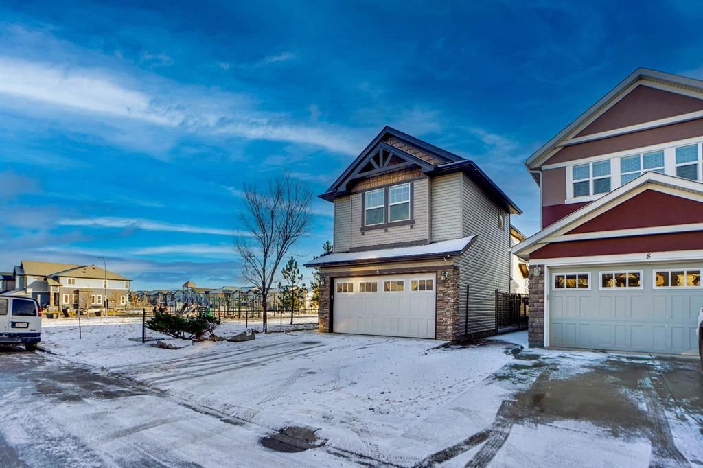 4 Skyview Springs Crescent NE, Calgary — photo 3 of 28