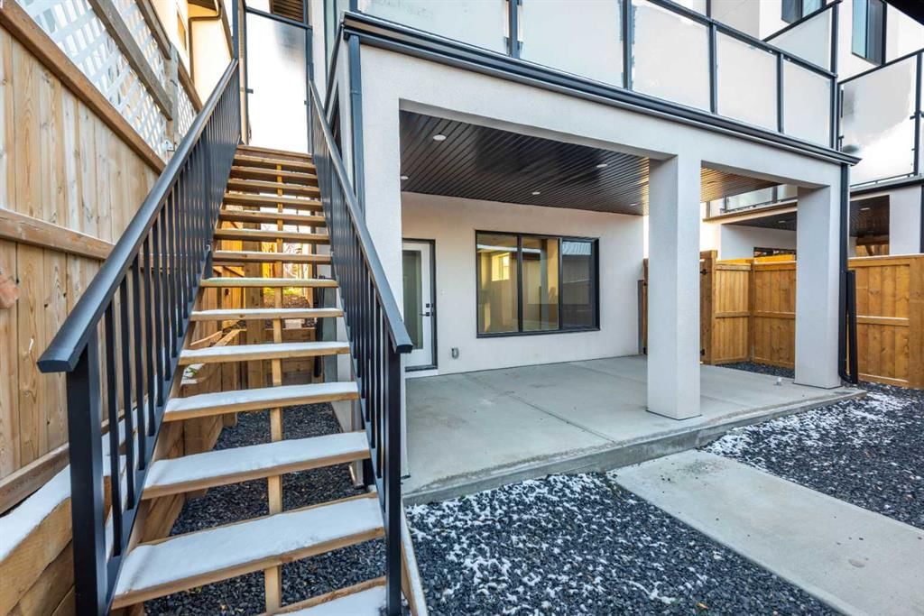 3016 13 Avenue SW, Calgary — photo 4 of 50