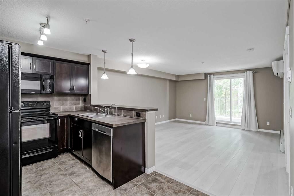 4102, 31 Country Village Manor NE, Calgary — photo 5 of 35