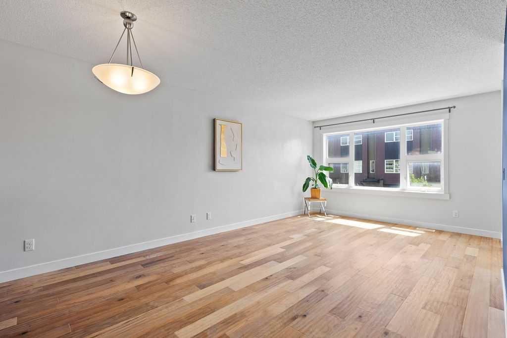 346 covecreek Circle NE, Calgary — photo 5 of 25